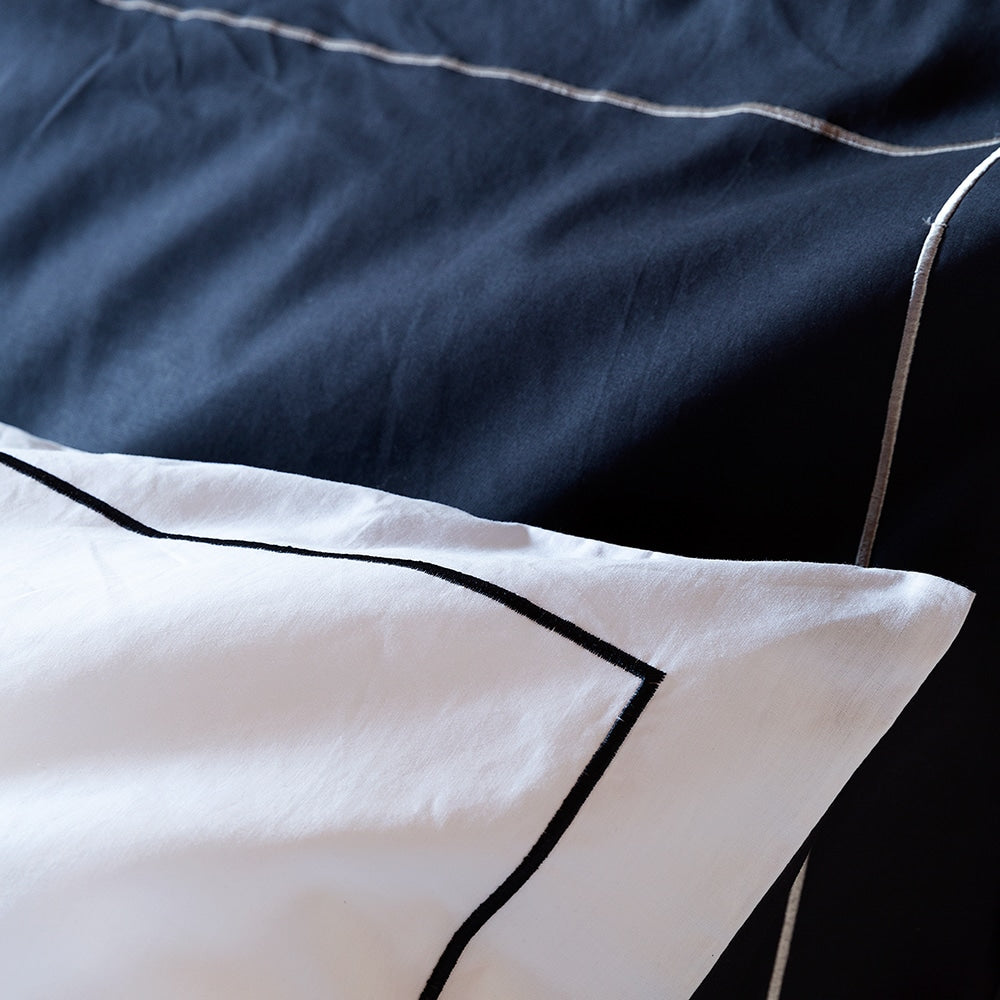 Duvet Cover 100% Egyptian Cotton Reversible Black / White